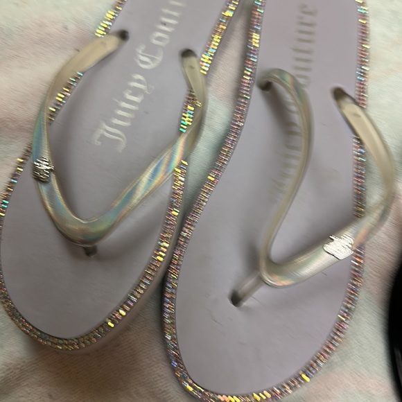 3 pair flip flops, women’s size 7. - Picture 3 of 6